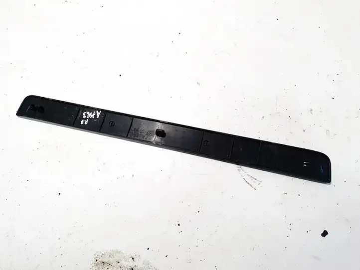 Toyota Avensis Verso (2004 - 2009) 6791144040 Внутренняя отделка переднего порога — фото 2