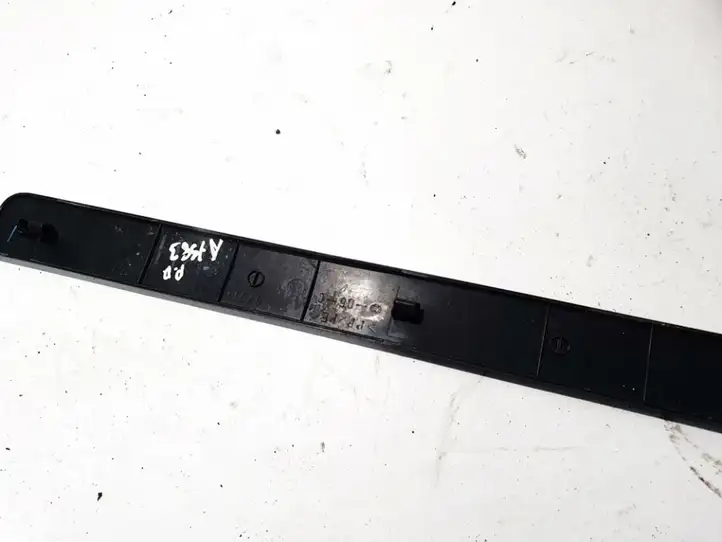 Toyota Avensis Verso (2004 - 2009) 6791144040 Внутренняя отделка переднего порога — фото 3