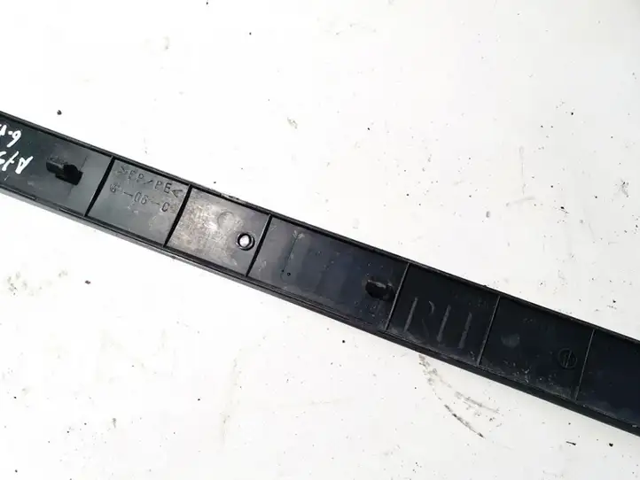Toyota Avensis Verso (2004 - 2009) 6791544040 Внутренняя отделка заднего порога — фото 3