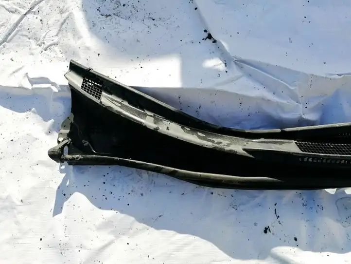 Toyota Avensis Verso (1995 - 2001) 5570844110 Жабо стеклоочистителей — фото 1