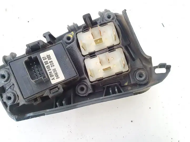 Mercedes-Benz Sprinter W901 W902 W903 W904 (1995 - 2007) A045459207 Блок кнопок стеклоподъемников — фото 2