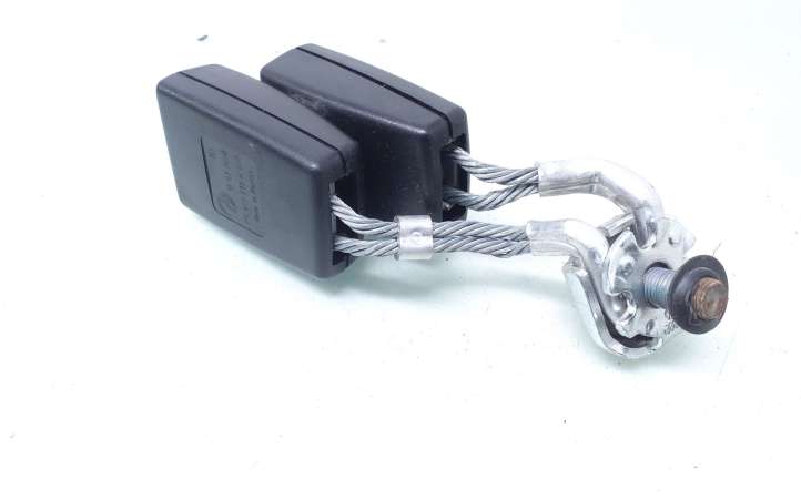 Volkswagen Golf V (2003 - 2009)  1K0857739H Задний средний замок ремня