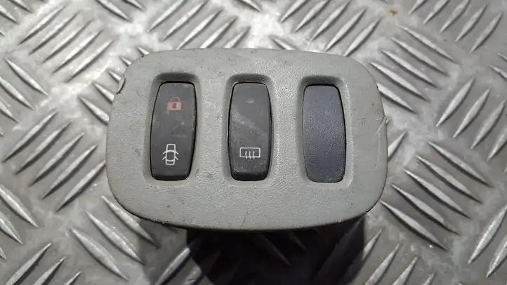 Nissan Primastar (2001 - 2014) Кнопка обогрева стекла — фото 1