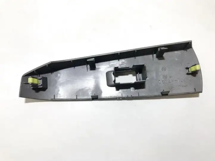 Toyota Prius (XW20) (2003 - 2009) 7427147050 Накладка кнопки стеклоподъемника — фото 2
