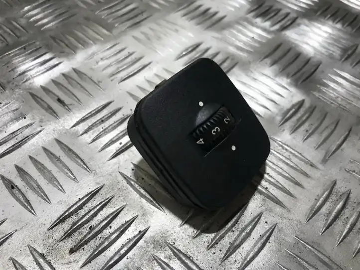 Mercedes-Benz S W220 (1998 - 2006) 2208000878a Включатель регулировки высоты фонарей — фото 1