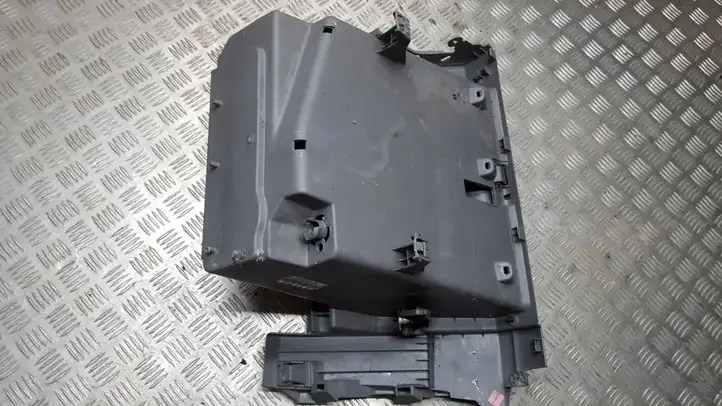 Renault Scenic II - Grand scenic II (2003 - 2006) 8200140753 Вещевой ящик — фото 2