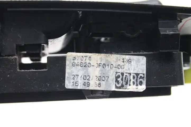 Toyota Corolla Verso E121 (2004 - 2007) 848200F010 Кнопка фаркопа в багажнике — фото 5