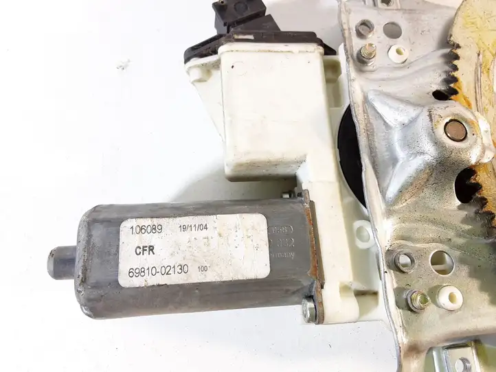 Toyota Corolla E120 E130 (2000 - 2004) 6981002130 Электростеклоподъемник передний (комплект) — фото 4