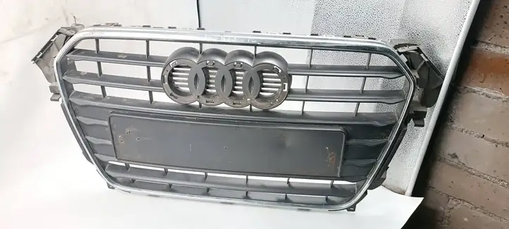 Audi A4 S4 B8 8K (2007 - 2011) 8K0853651 Верхняя решетка радиатора — фото 1
