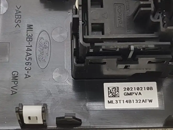 Ford F150 (2020 - ) ML3T14B132 Кнопка стеклоподъемников — фото 4