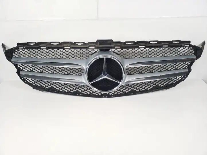 Mercedes-Benz C W205 (2014 - 2021) A2058800183 Передняя решетка — фото 1