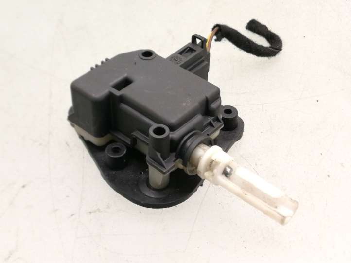 Audi A3/S3 8L (2000 - 2003)  8E9827833 Привод замка задней двери