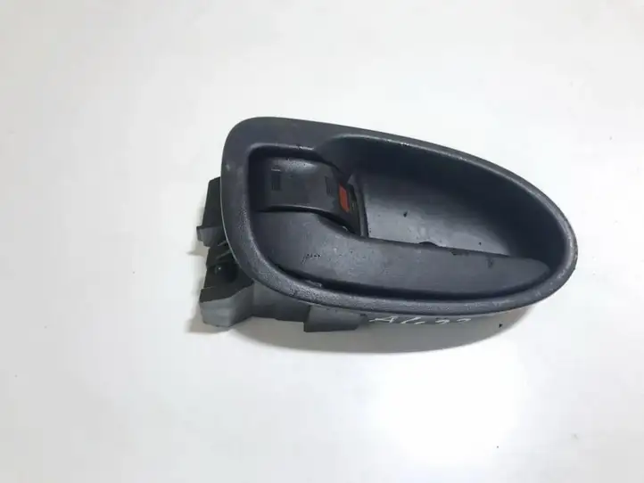 Toyota Yaris (2005 - 2009) 692060d90 Внутренняя ручка двери — фото 1
