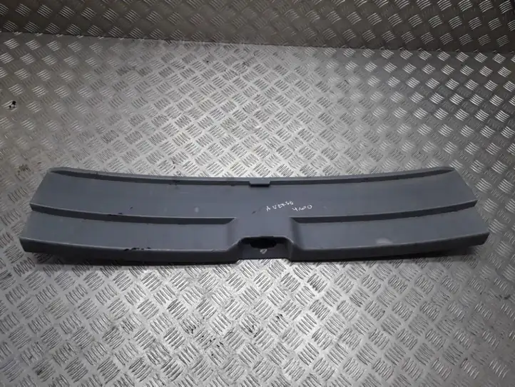 Toyota Avensis Verso (2004 - 2009) 6793544030 Отделка порога багажника — фото 1