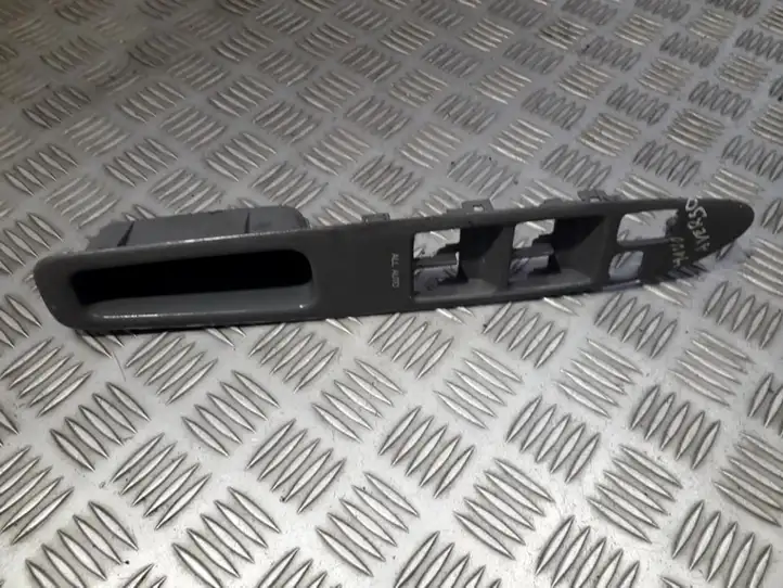 Toyota Avensis Verso (2004 - 2009) 7423244130 Накладка кнопки стеклоподъемника — фото 1