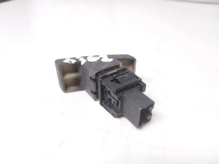 Suzuki SX4 (2006 - 2009) niles06019 Включатель аварийных фонарей — фото 2