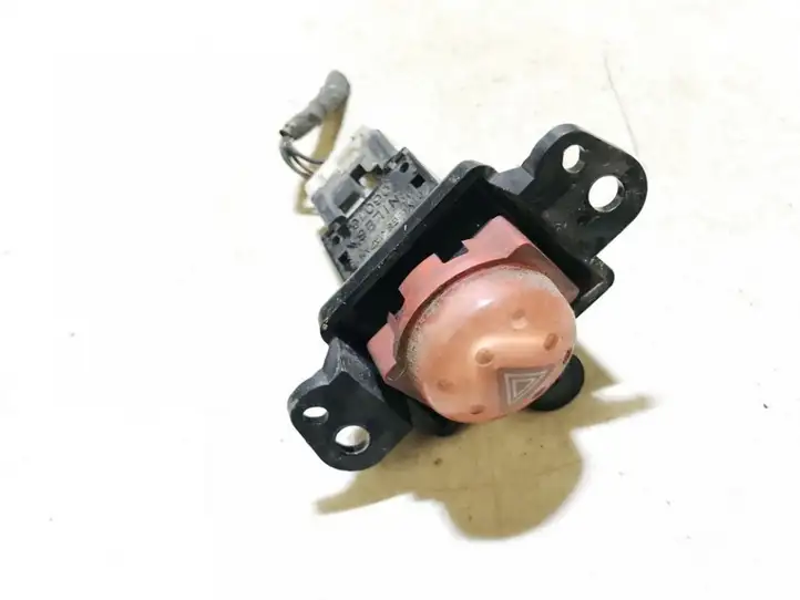 Nissan Almera (2000 - 2006) 06016 Включатель аварийных фонарей — фото 1