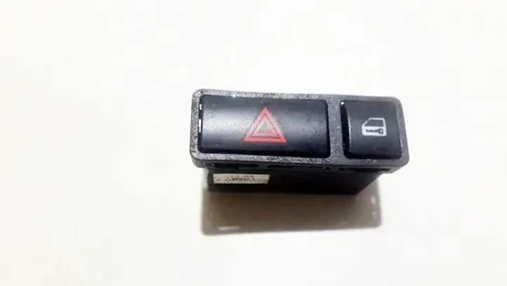 BMW 3 E46 (1998 - 2005) 61318368920 Включатель аварийных фонарей — фото 1