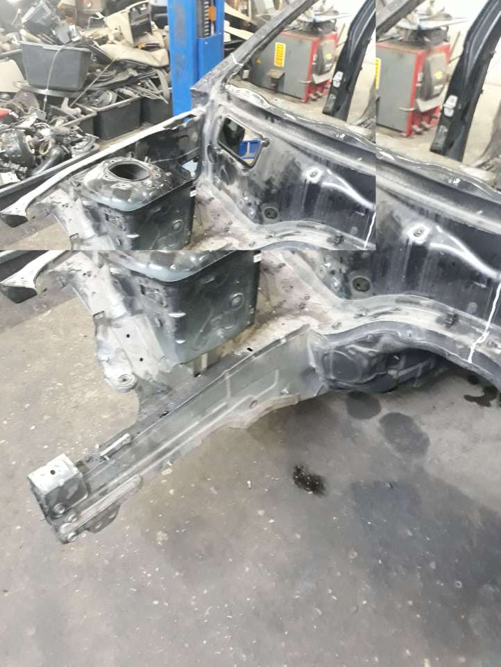 Mercedes-Benz CLS C218,X218 (2011 - 2017)   Передняя четверть