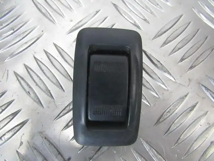 Mazda 323 F (2001 - 2003) ge4t6638065 Блок кнопок стеклоподъемников — фото 1