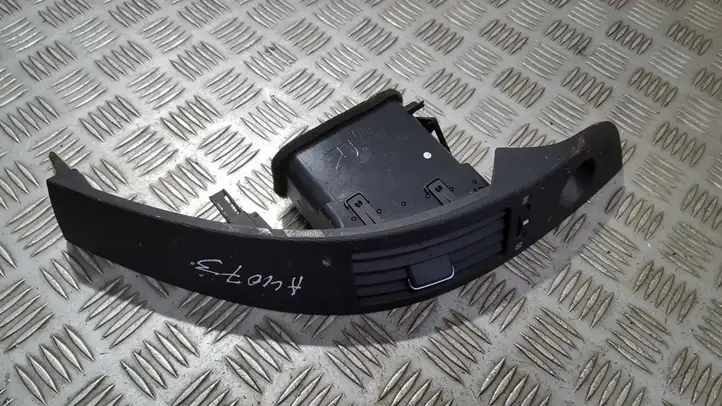 Toyota Corolla Verso AR10 (2004 - 2009) 6556444010 Боковой воздушный дефлектор — фото 1