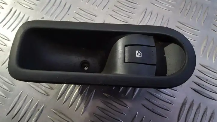 Renault Megane II (2002 - 2005) 156015540 Блок кнопок стеклоподъемников — фото 1