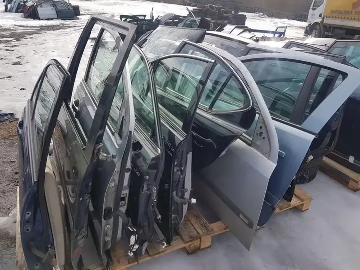 Opel Corsa D (2006 - 2010) Дверь — фото 1