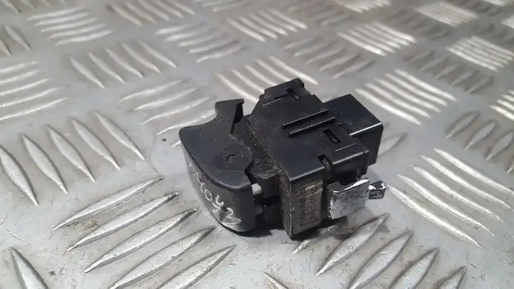 Toyota Corolla Verso AR10 (2004 - 2009) 848100F010 Блок кнопок стеклоподъемников — фото 1