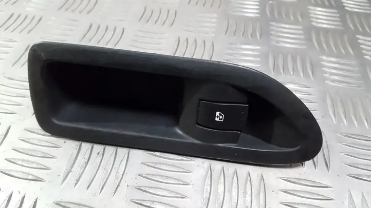 Renault Laguna II (2001 - 2005) 8200016014 Кнопка стеклоподъемников — фото 1