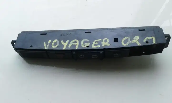 Chrysler Voyager (2001 - 2004) 04685925AA Включатель аварийных фонарей — фото 2