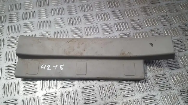 Nissan X-Trail T30 (2001 - 2007) H6115452400 Внутренняя отделка заднего порога — фото 1