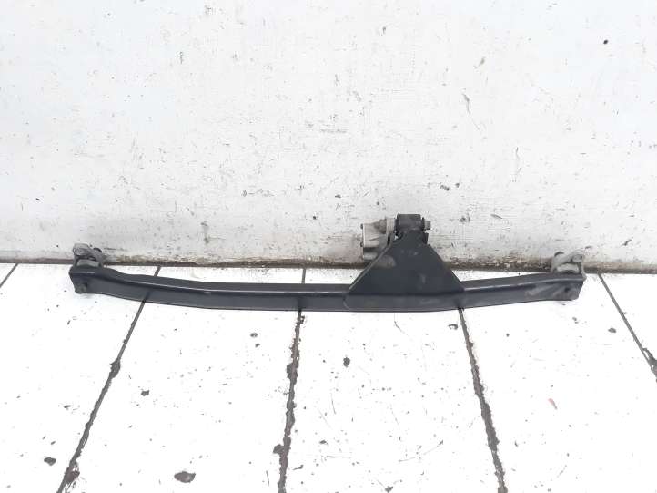Volvo V70 (2004 - 2007)  30671357 Кронштейн крепления двигателя