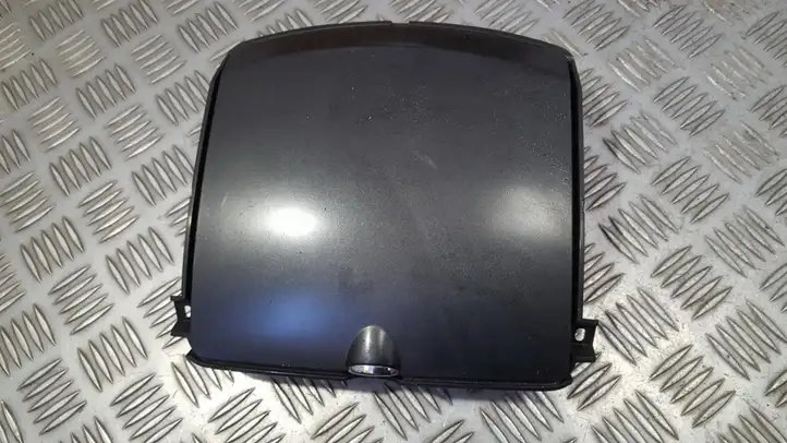 Nissan Note (E11) (2006 - 2014) 682609U000 Вещевой ящик — фото 1