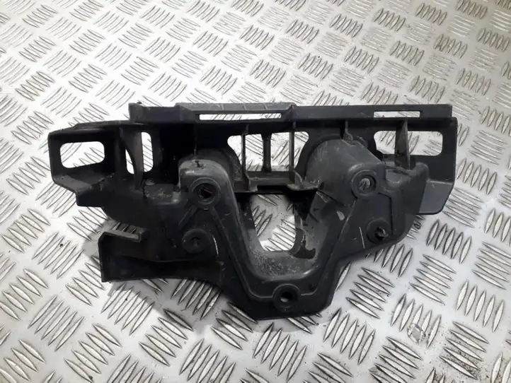 Land Rover Range Rover Sport L320 (2005 - 2009) dqn000051 Кронштейн заднего бампера — фото 2