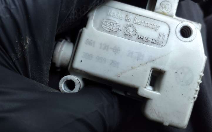 Seat Toledo II (1M) (1998 - 2006)  3B0959781 Привод замка задней двери