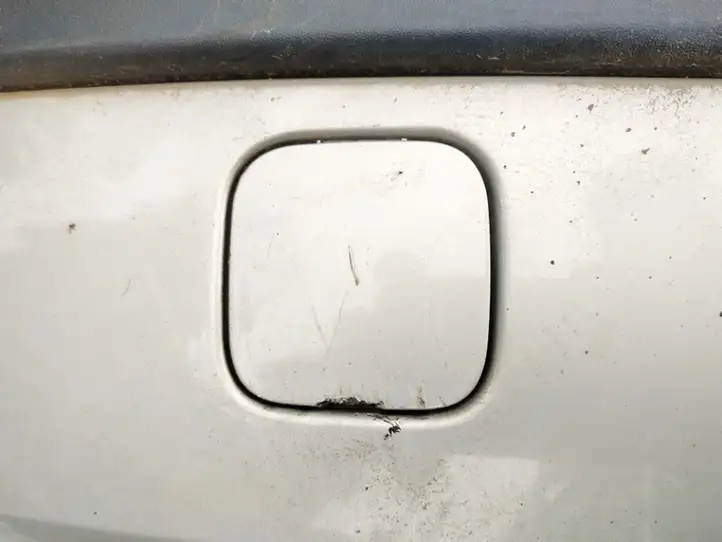 Renault Megane II (2002 - 2005) Заглушка буксировочной петли бампера — фото 2