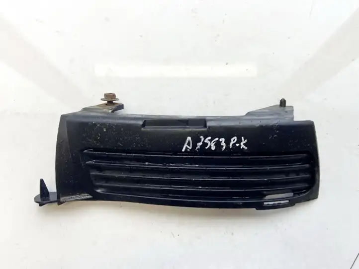 Toyota Avensis Verso (2004 - 2009) 5212744050 Нижняя решетка переднего бампера — фото 1