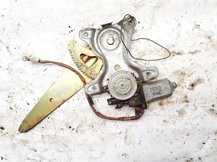 Lexus IS 200-300 (1999 - 2005) 8572053040 Стеклоподъемник задней двери — фото 2