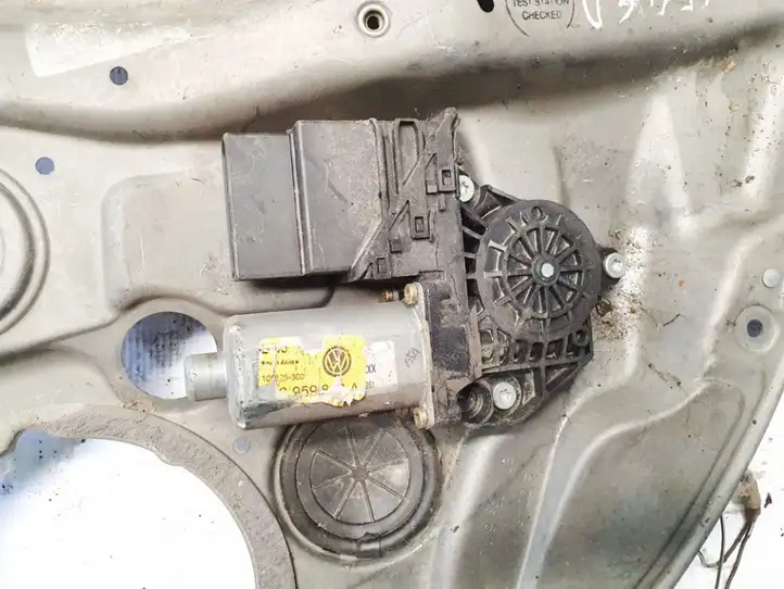 Volkswagen Golf IV (1998 - 2005) 105407301 Стеклоподъемник задней двери — фото 1