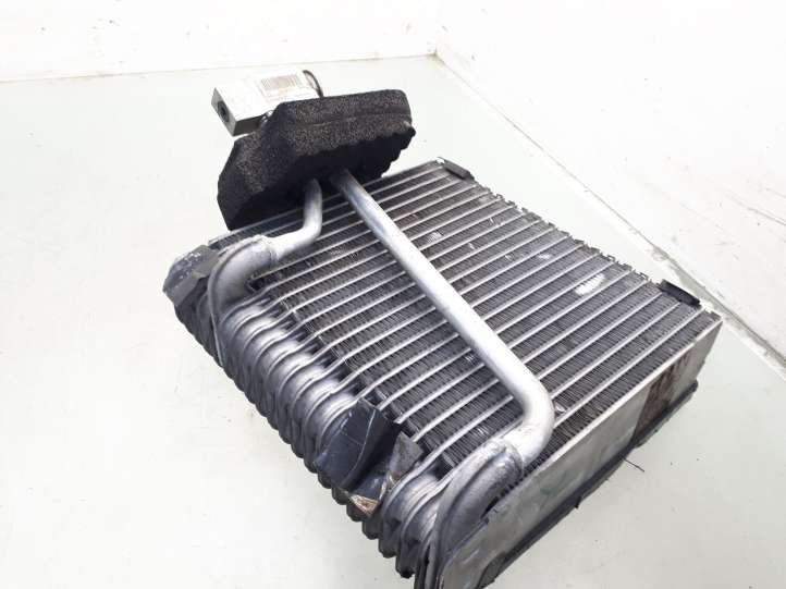 Volkswagen Touareg I (2002 - 2010)  7L0820679 Радиатор кондиционера воздуха (в салоне)