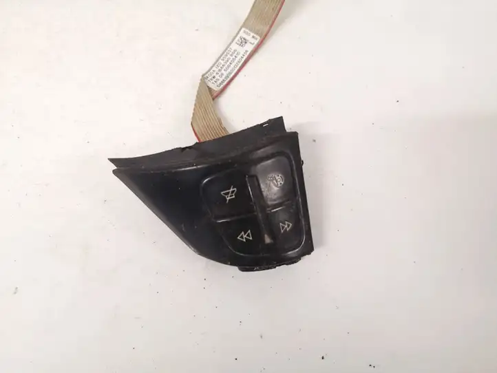 Skoda Octavia Mk2 (1Z) (2004 - 2013) 1z0959537 Кнопки на рулевом колесе — фото 1