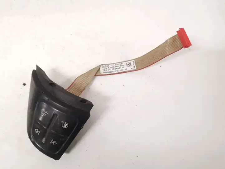 Skoda Octavia Mk2 (1Z) (2004 - 2013) 1z0959537 Кнопки на рулевом колесе — фото 2