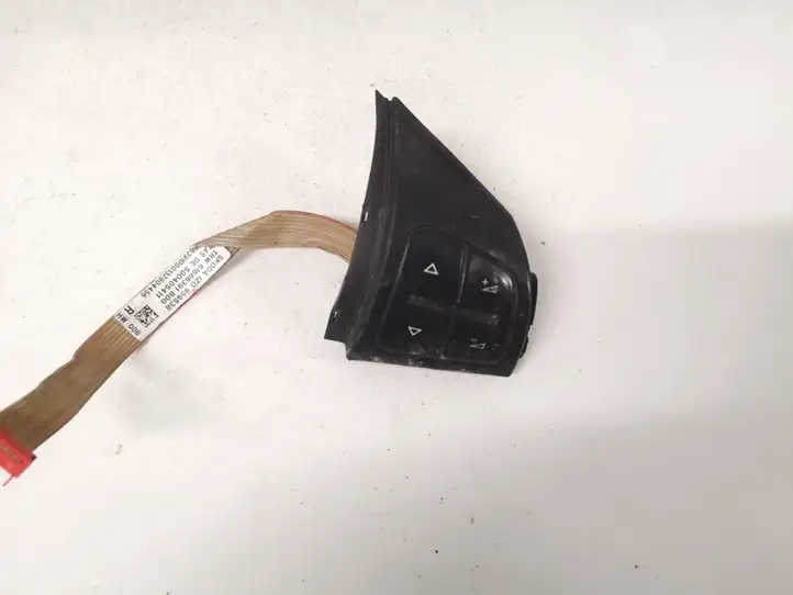 Skoda Octavia Mk2 (1Z) (2004 - 2013) 1z0959538 Кнопки на рулевом колесе — фото 1
