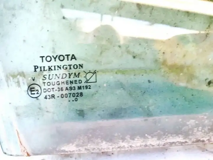 Toyota Avensis T220 (2000 - 2003) Стекло задней двери — фото 2