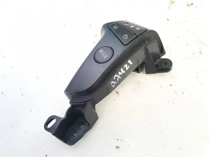 Toyota Avensis T250 (2006 - 2009) 75b596 Кнопки на рулевом колесе — фото 1