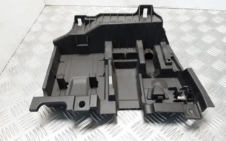 BMW 3 F30 F35 F31 (2012 - 2018) 7239176 Крышка ящика аккумулятора — фото 1