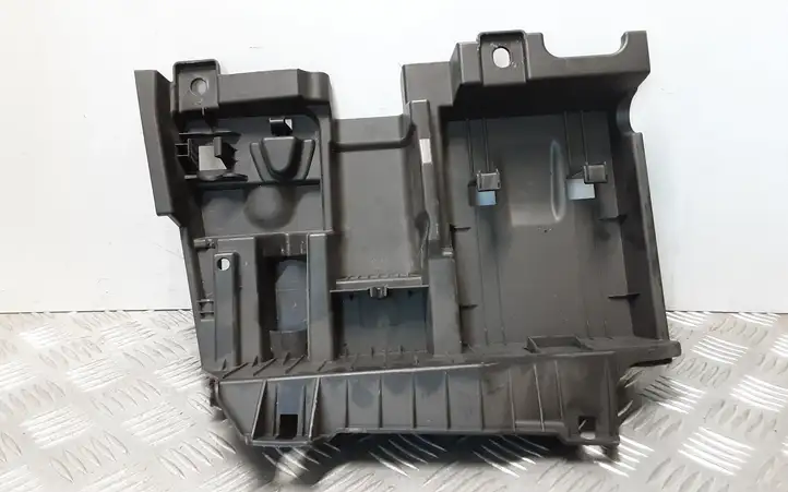 BMW 3 F30 F35 F31 (2012 - 2018) 7239176 Крышка ящика аккумулятора — фото 2