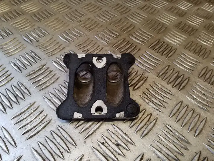 Suzuki Grand Vitara II (2008 - 2012) Прочие детали моторного отсека — фото 2