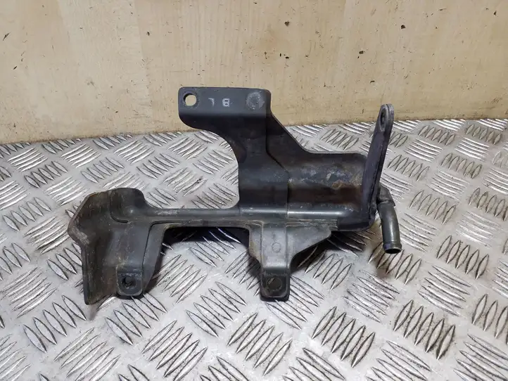 Subaru Forester SG (2003 - 2005)   Другая деталь отсека двигателя