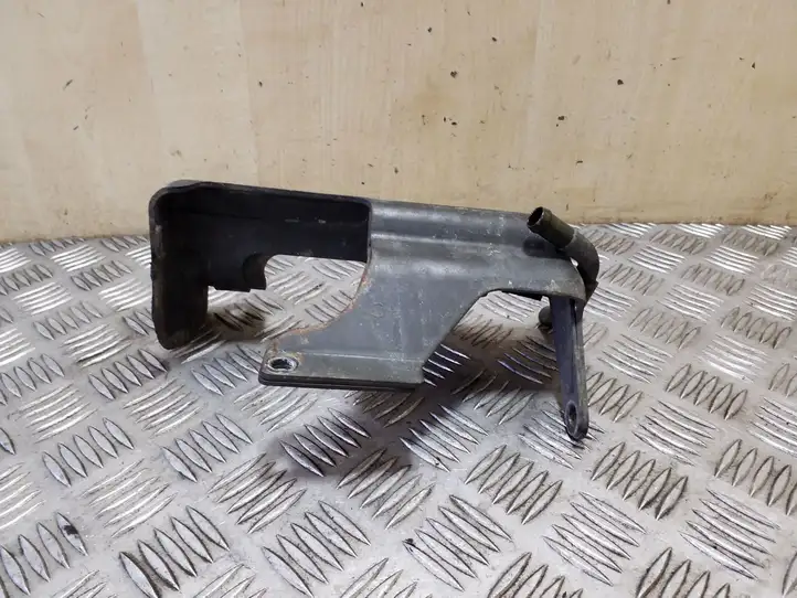 Subaru Forester SG (2003 - 2005)   Другая деталь отсека двигателя